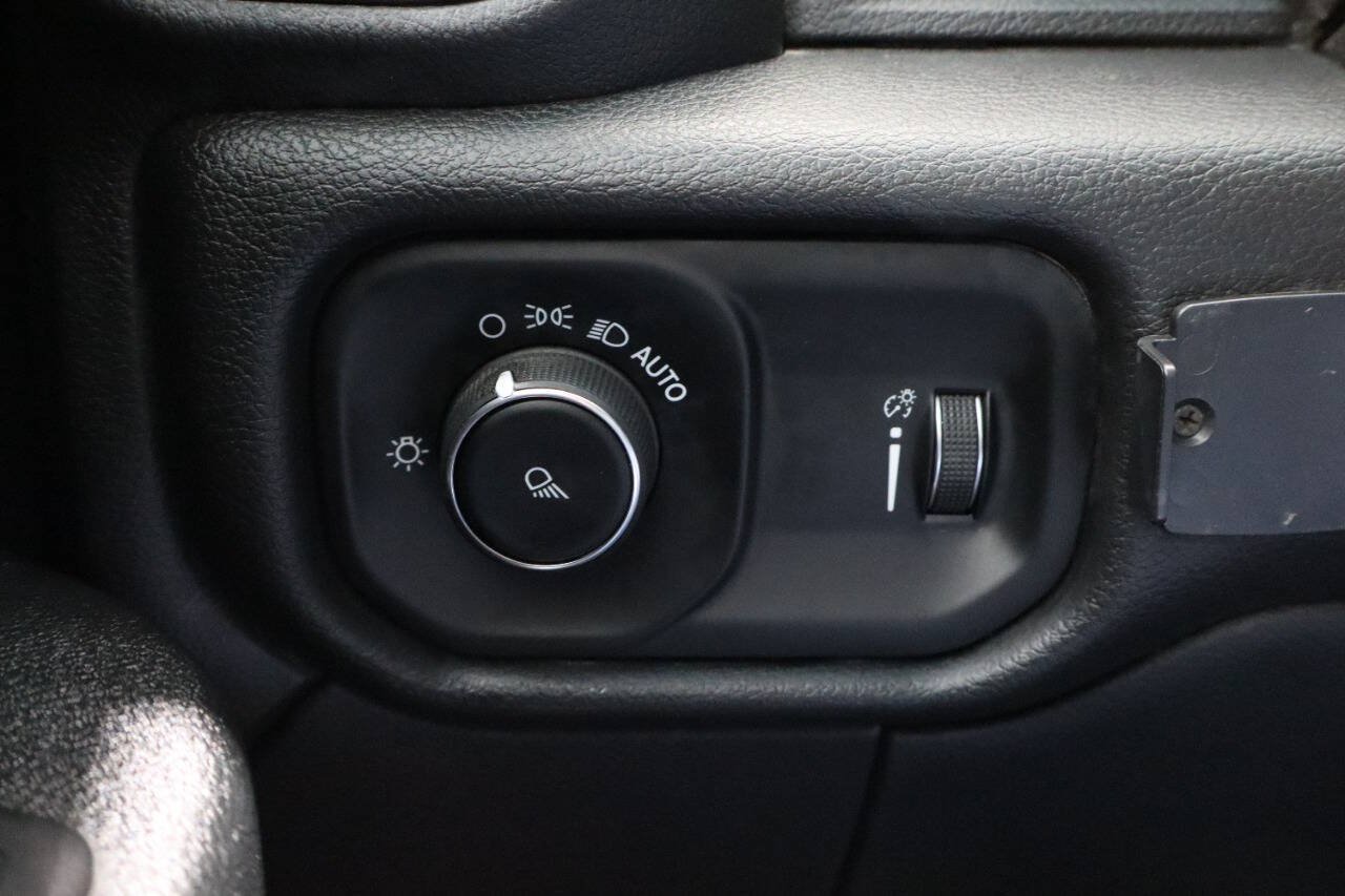 Used 2021 RAM 2500 Tradesman w/ Chrome Appearance Group AWD/4WD image 22