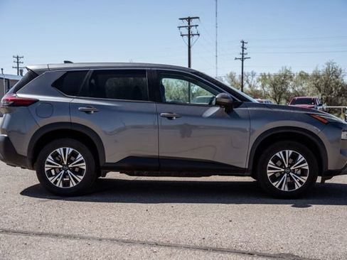 Used 2023 Nissan Rogue SV FWD image 4