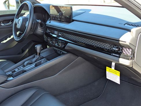 Used 2025 Honda Accord Sport image 29