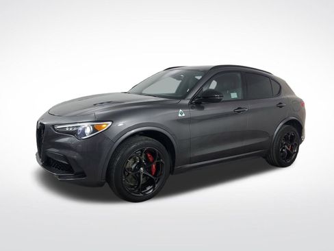 Used 2022 Alfa Romeo Stelvio Quadrifoglio w/ Active Assist Plus Package AWD/4WD image 5
