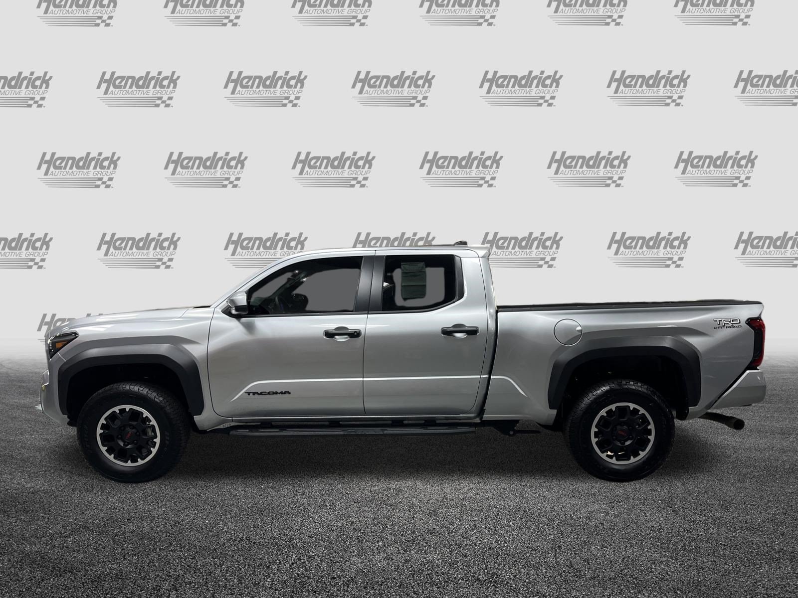 Certified 2025 Toyota Tacoma TRD Off-Road AWD/4WD image 7