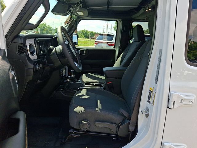 Certified 2025 Jeep Wrangler Unlimited Sahara w/ Safety Group AWD/4WD image 13