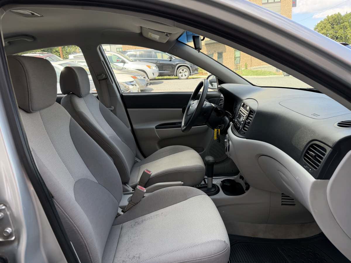 Used 2007 Hyundai Accent GLS FWD image 10