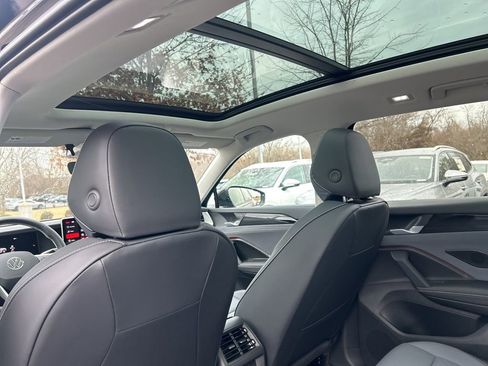 New 2026 Volkswagen Tiguan SE AWD/4WD image 29