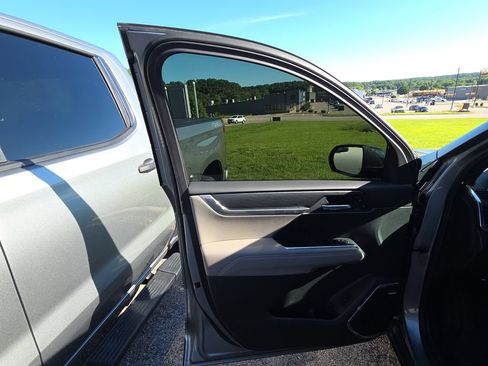 Used 2026 GMC Acadia Elevation FWD image 7