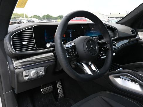 Used 2026 Mercedes-Benz GLS 63 AMG 4MATIC image 17