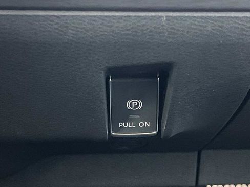 Certified 2023 Nissan Ariya AWD image 6