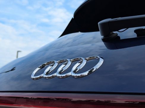 Used 2023 Audi Q4 e-tron Prestige w/ 20" Wheel Package image 32