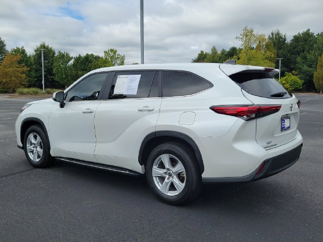 Used 2023 Toyota Highlander L FWD image 6
