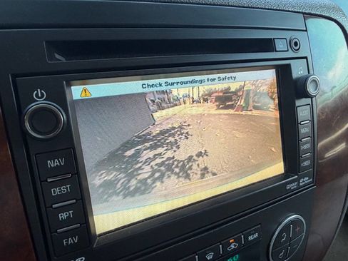 Used 2011 Chevrolet Tahoe LTZ RWD image 8