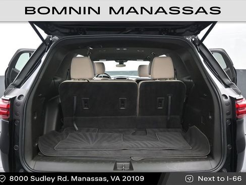 Used 2022 Chevrolet Traverse LS w/ Midnight/Sport Edition FWD image 11