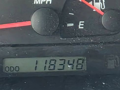 Used 2003 Toyota Camry XLE FWD image 13