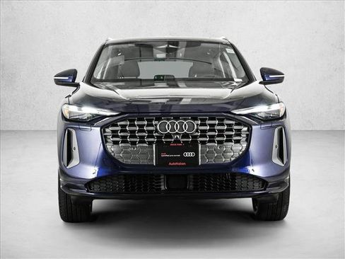 Certified 2025 Audi Q5 Premium w/ Convenience Package AWD/4WD image 2