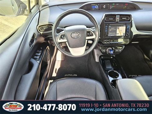 Used 2018 Toyota Prius Three image 13