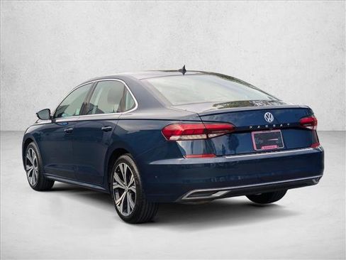 Used 2022 Volkswagen Passat 2.0T SE image 8