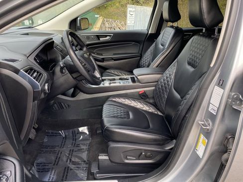 Certified 2024 Ford Edge Titanium image 5