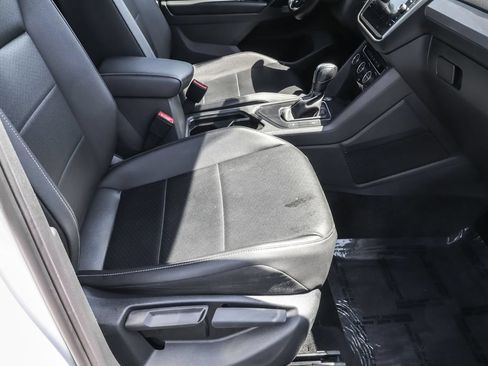 Used 2021 Volkswagen Tiguan SE R-Line FWD image 39