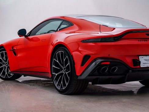 Used 2025 Aston Martin V8 Vantage Coupe image 9