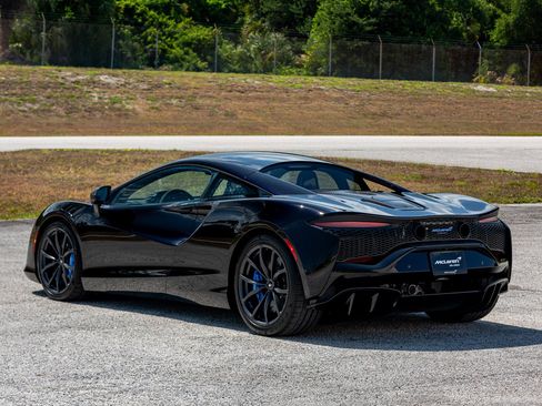 Used 2023 McLaren Artura image 42