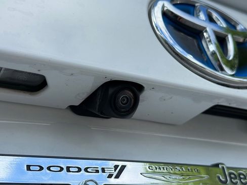 Used 2024 Toyota RAV4 XLE AWD/4WD image 33