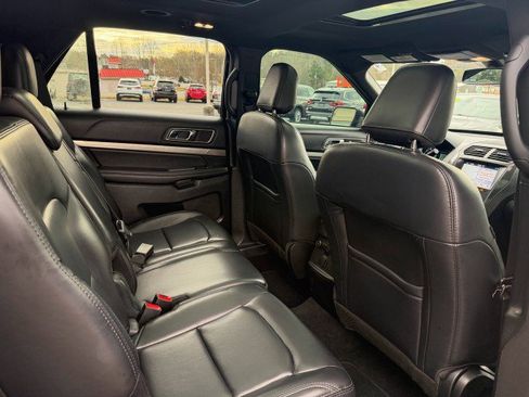 Used 2019 Ford Explorer XLT w/ Equipment Group 202A image 18