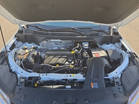 Used 2024 Chevrolet Trax LT FWD image 32