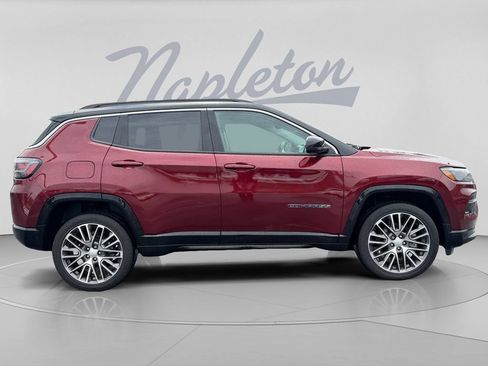 Used 2022 Jeep Compass Limited w/ Elite Group AWD/4WD image 9