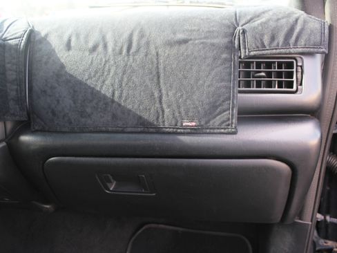 Used 2004 Ford F250 XL image 44