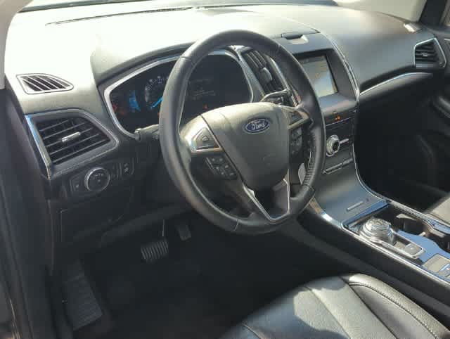 Used 2019 Ford Edge Titanium AWD/4WD image 10