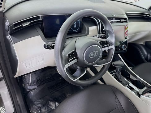 Certified 2024 Hyundai Tucson SE image 18