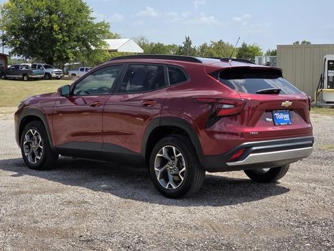 Used 2025 Chevrolet Trax LT w/ Driver Confidence Package FWD image 5