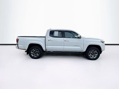 Used 2019 Toyota Tacoma Limited image 5