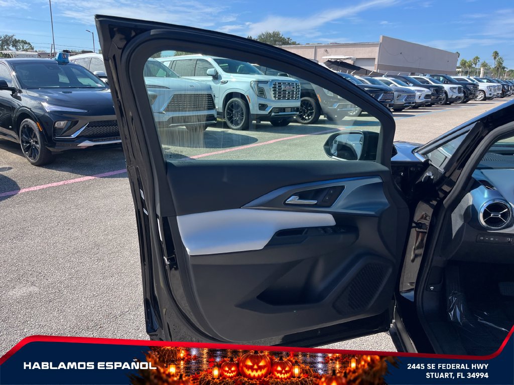 Used 2026 Chevrolet Equinox EV LT FWD image 11