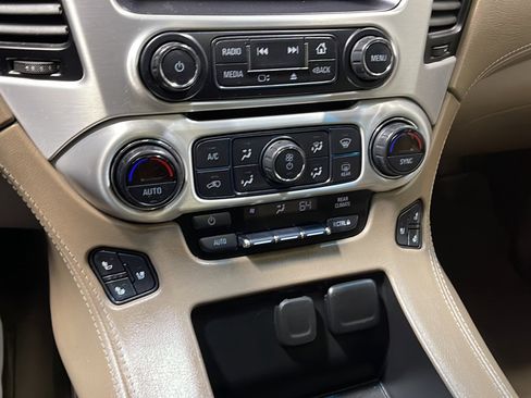 Used 2020 GMC Yukon XL SLT w/ Open Road Package AWD/4WD image 10