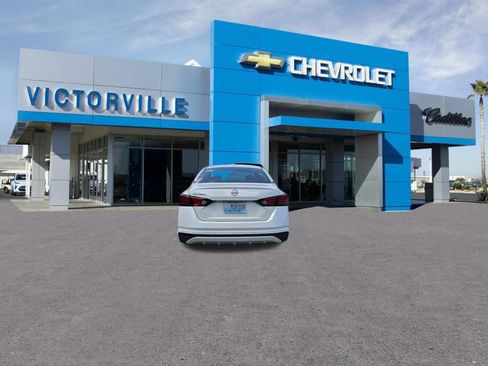 Used 2025 Nissan Altima 2.5 SV FWD image 5