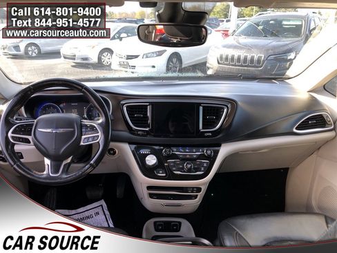 Used 2018 Chrysler Pacifica Touring-L Plus w/ Advanced Safetytec Group image 12