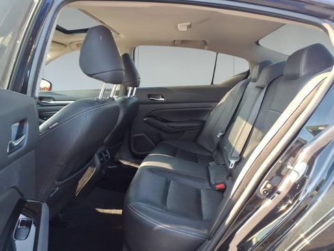 Used 2021 Nissan Altima 2.5 Platinum AWD/4WD image 11