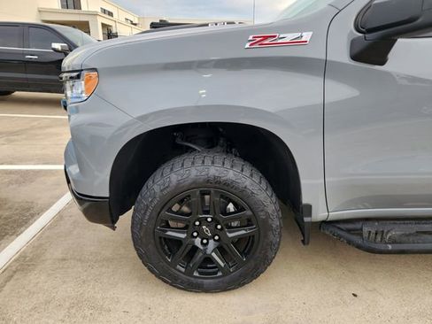 Used 2024 Chevrolet Silverado 1500 LT Trail Boss w/ Convenience Package II image 7