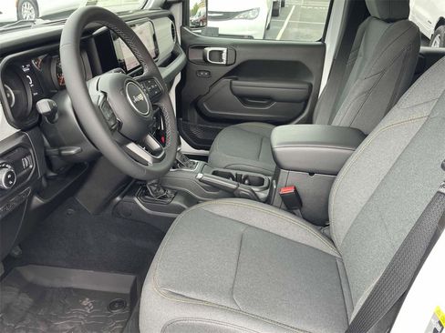 New 2025 Jeep Gladiator Sport image 24