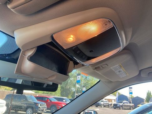 Used 2014 Dodge Durango SXT image 44