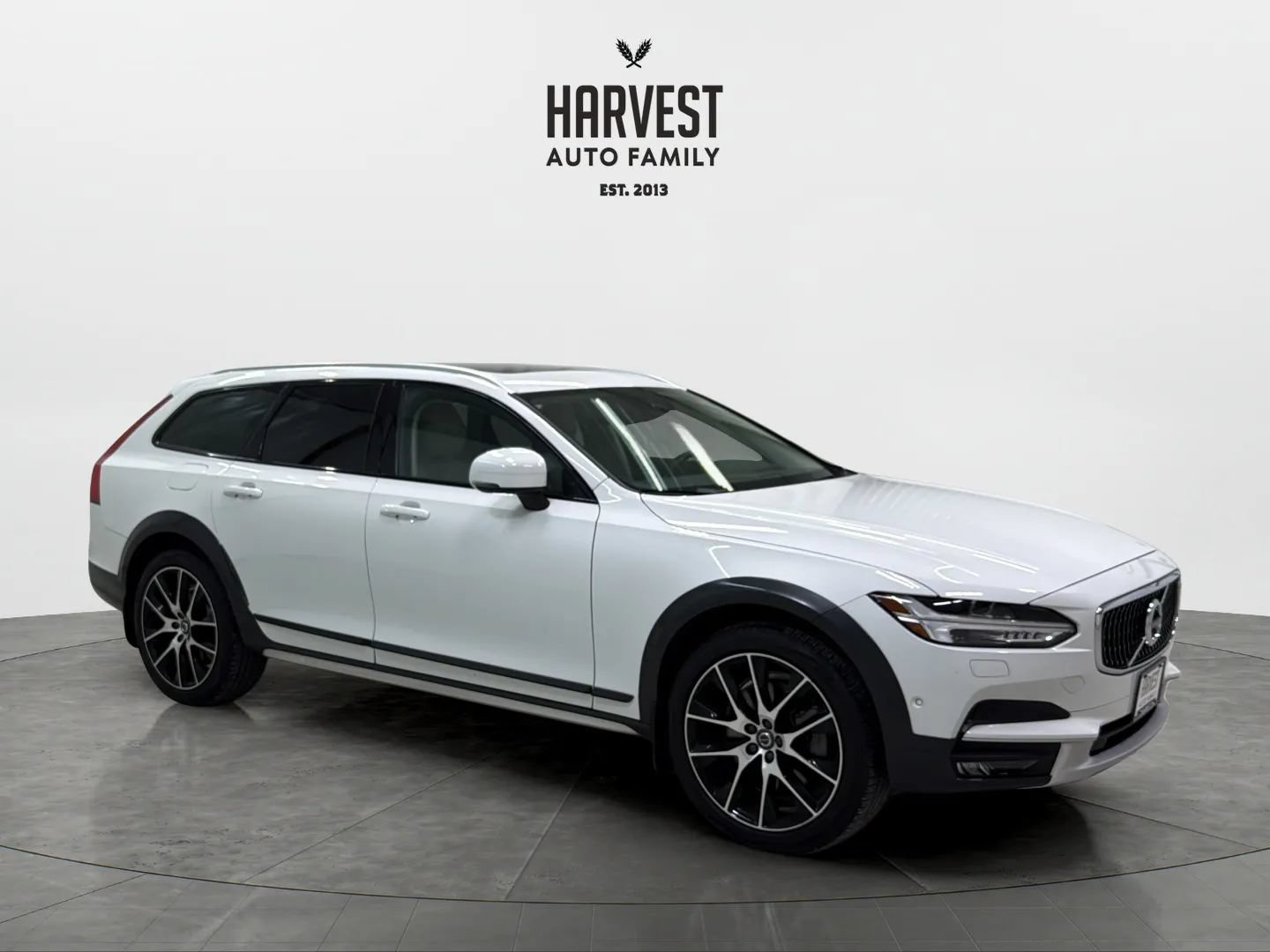 Used 2018 Volvo V90 T6 Cross Country w/ Convenience Package AWD/4WD image 9