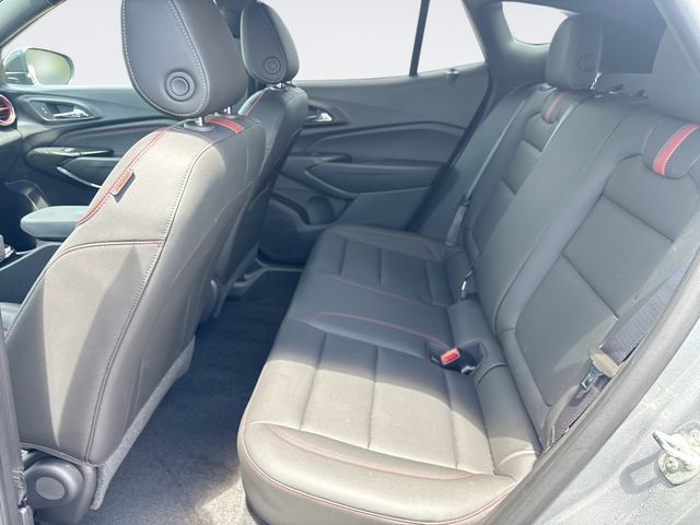 Used 2024 Chevrolet Trax RS w/ Sunroof Package FWD image 22