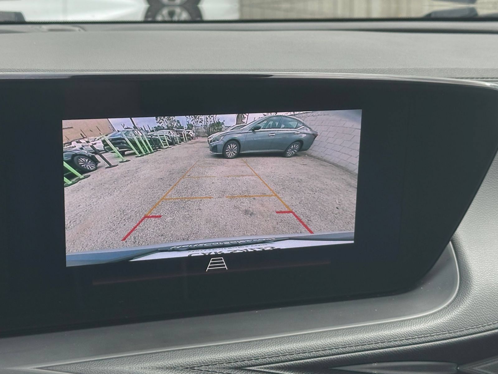 Used 2025 Buick Encore GX Preferred AWD/4WD image 21