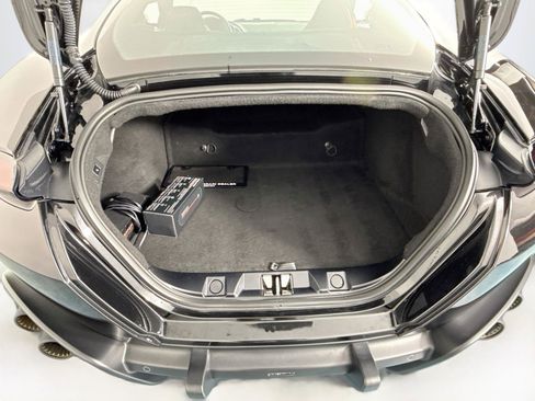 Used 2022 Ferrari Roma RWD image 27