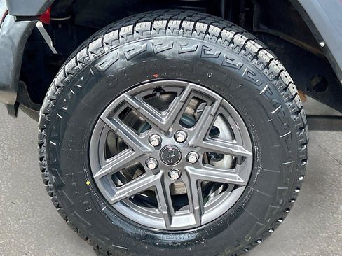 Used 2024 Jeep Wrangler Unlimited Sport AWD/4WD image 39