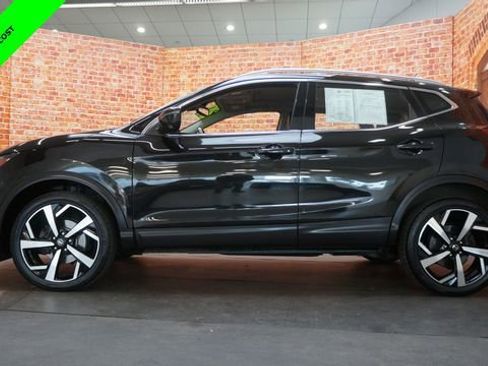 Used 2020 Nissan Rogue Sport SL w/ Premium Package image 4