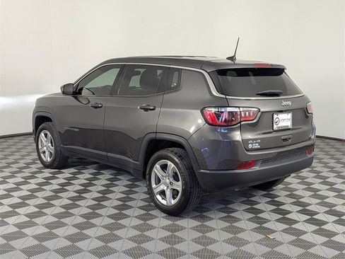 Used 2023 Jeep Compass Sport image 9