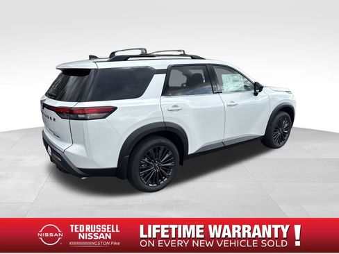 New 2026 Nissan Pathfinder SL image 6