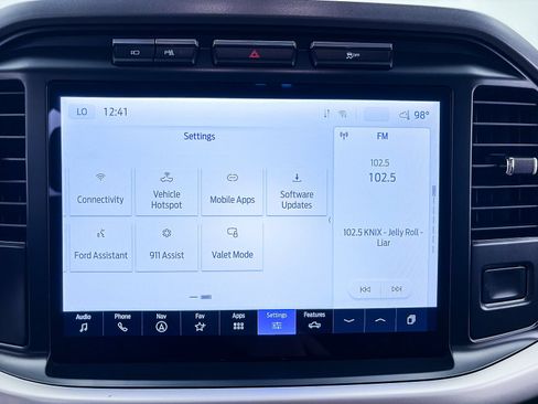 Used 2022 Ford F150 Lightning XLT AWD/4WD image 24