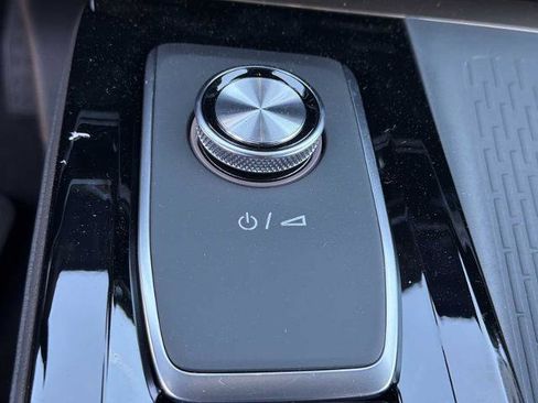New 2026 Buick Enclave Avenir w/ Super Cruise Package FWD image 10